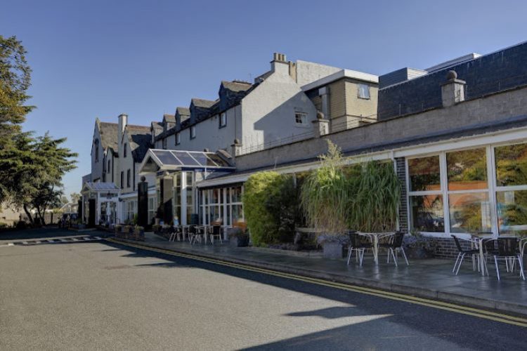 Kings Manor Hotel Resized Main Picture